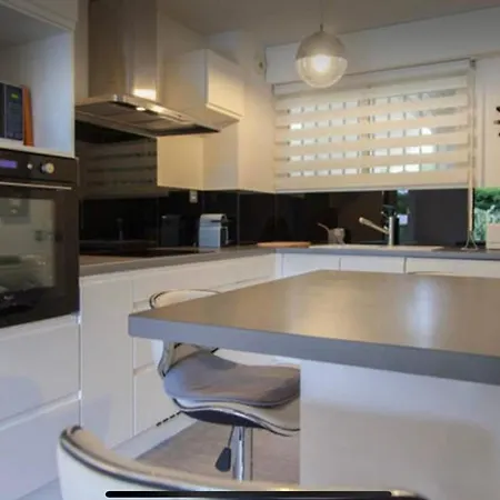 Apartmán Modern Close To The Beaches With Garden