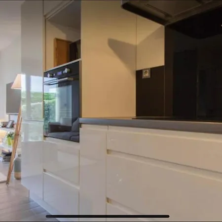 Apartment Modern Close To The Beaches With Garden